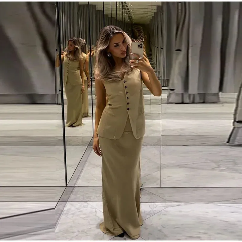 Azalea - Elegant two piece set with skirt