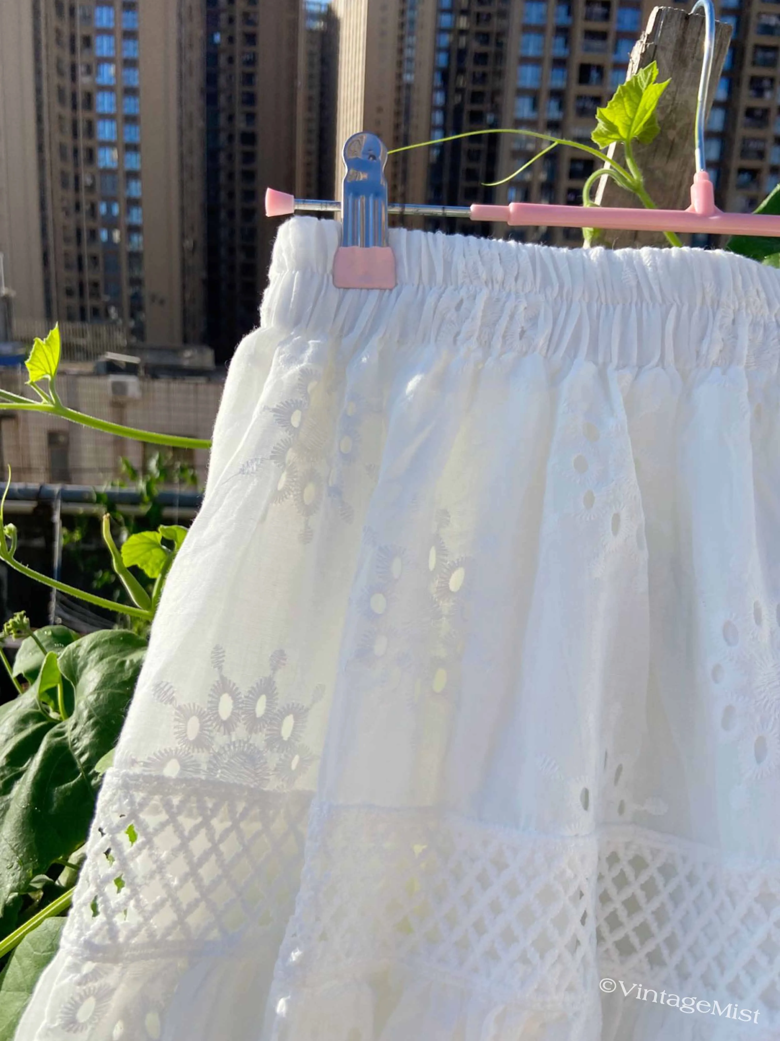 Elegant Lace Hollow Skirt Retro Pleated Hem