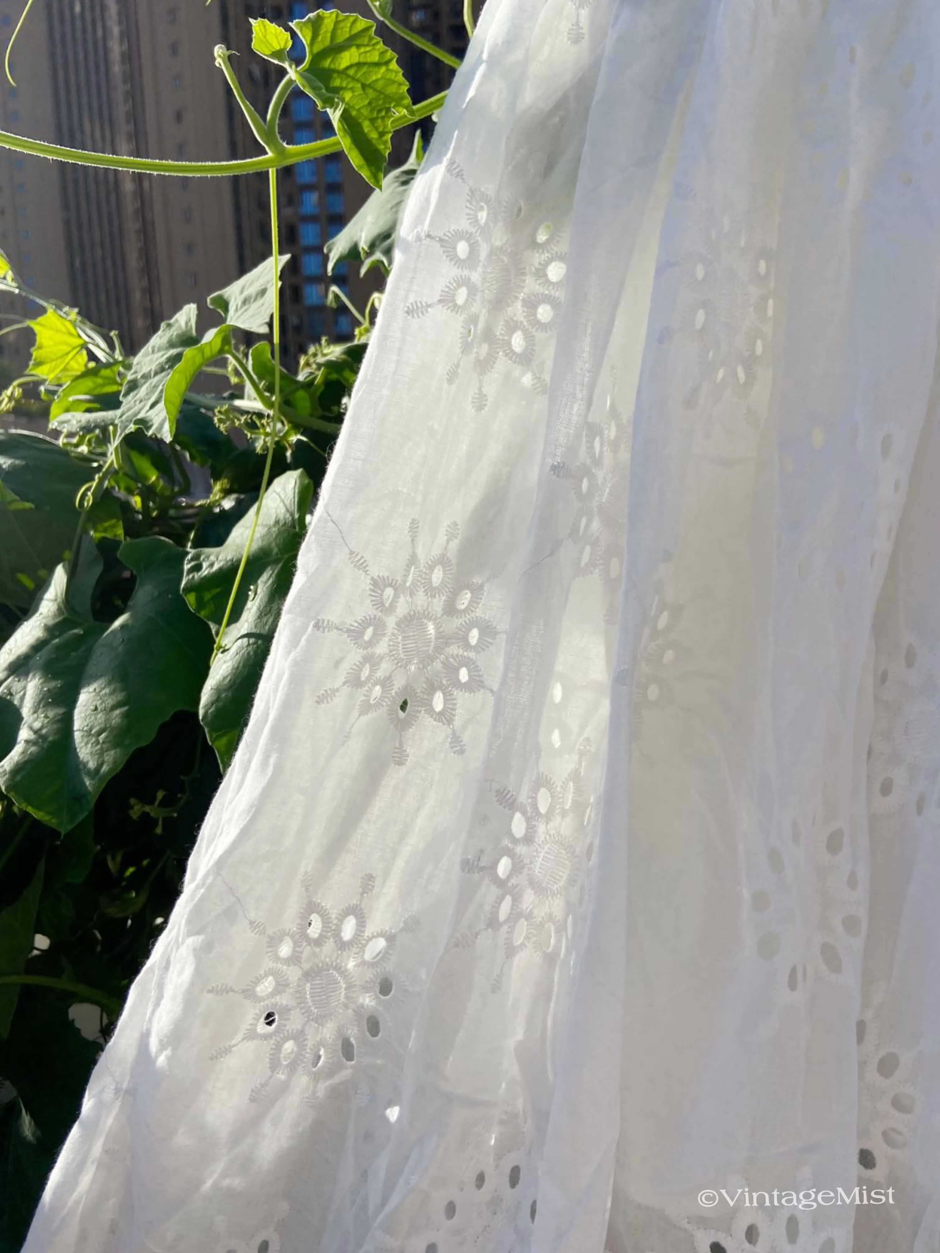 Elegant Lace Hollow Skirt Retro Pleated Hem