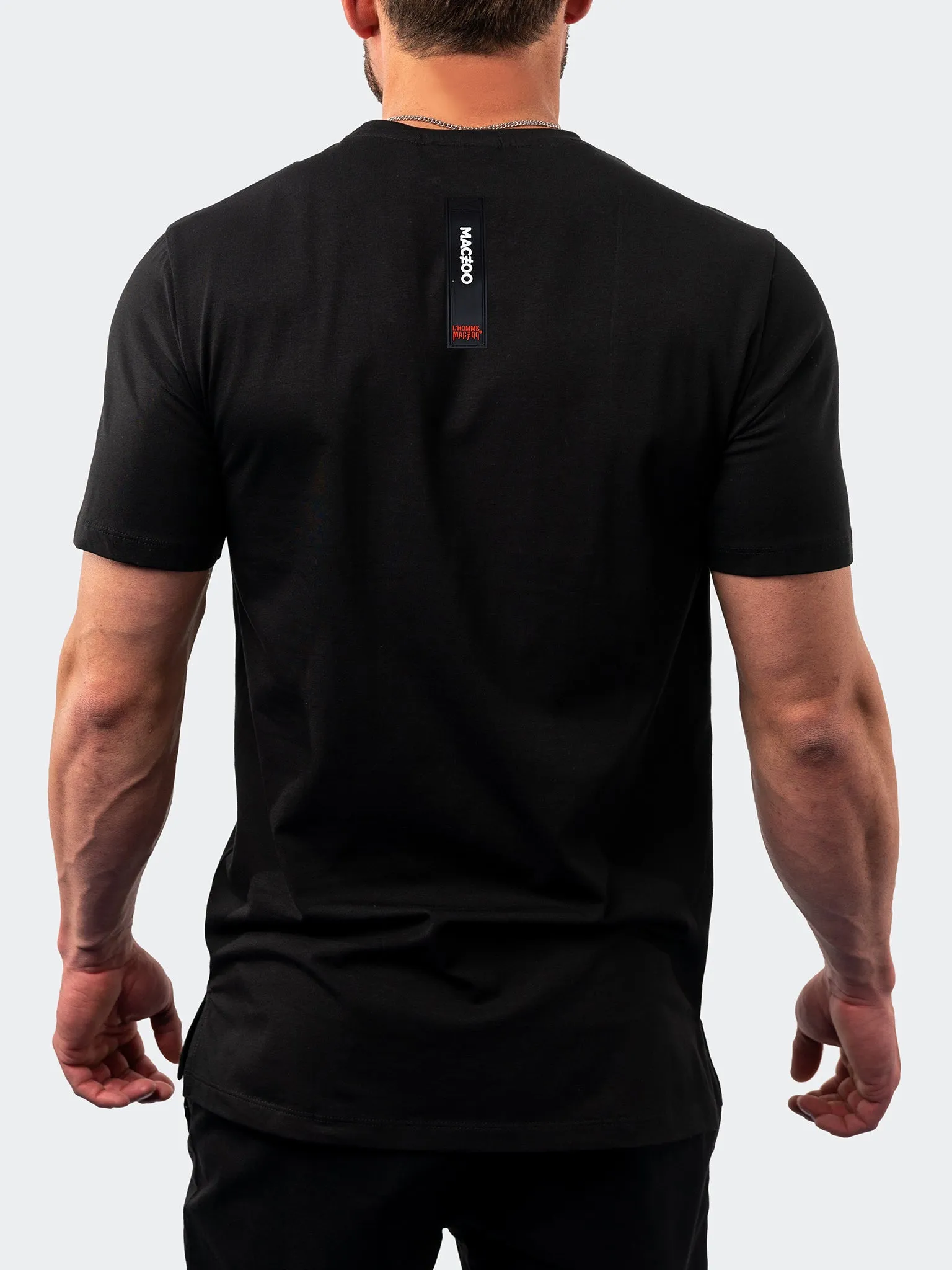 Tee Village Black