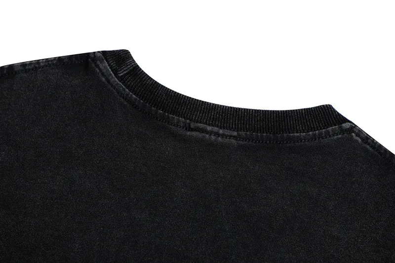 Trendy Top Bold Lip Tee